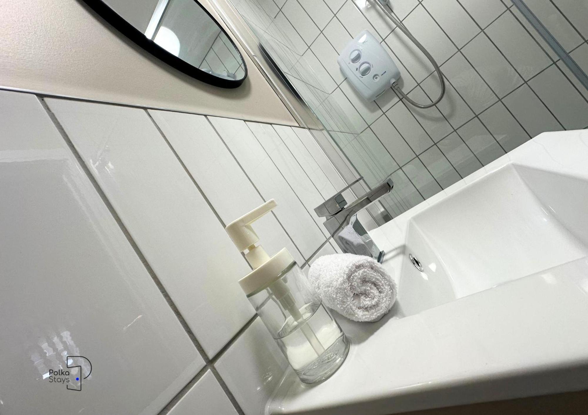 Hanley, Stoke - Modern Spacious Apartments By Polkastays Экстерьер фото